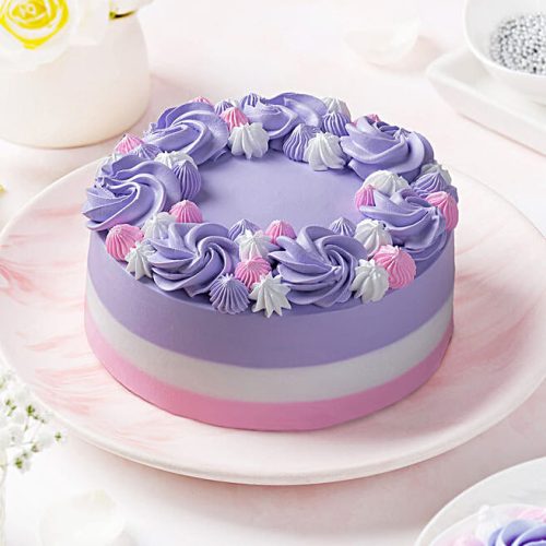 Splendid Rose Cream Chocolate Cake