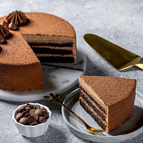 Festive Cream Gateau Cake - Image 3