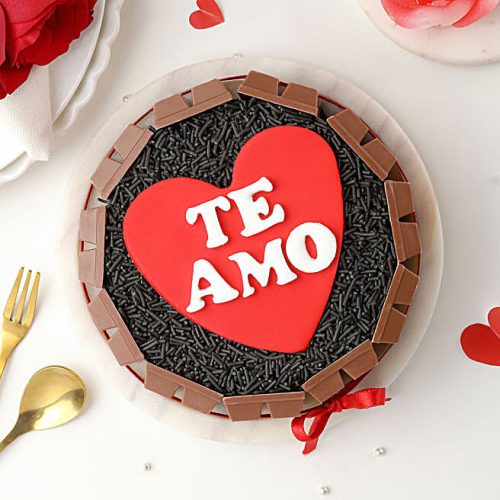 Gorgeous Creamy Kitkat Round Cake - Image 3